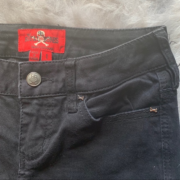 Distressed jeans - Picture 6 of 6